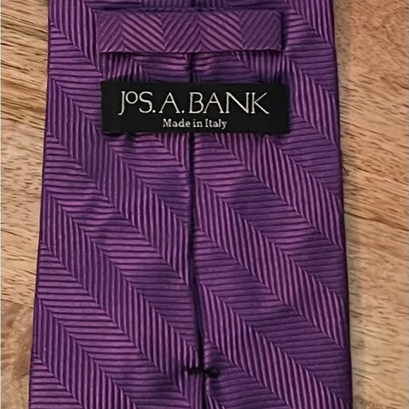 JOSEPH A. BANK MEN’S SOLID PURPLE 100% SILK NECKTIE/PRE-OWNED/ROYALTY!! - Picture 2 of 2